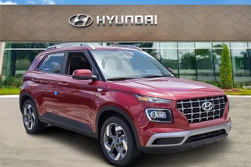 2025 Hyundai Venue SEL photo 1