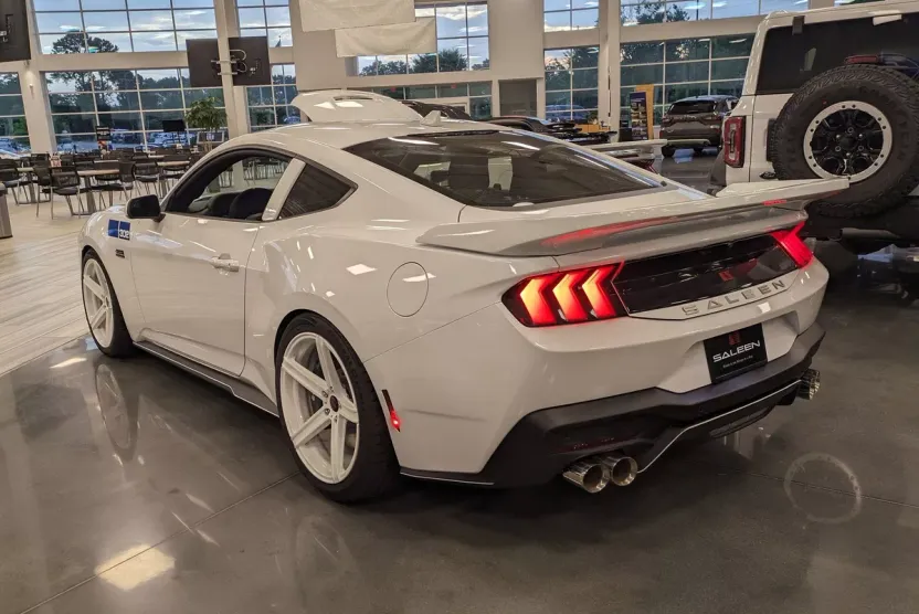 2025 Ford Mustang GT Premium photo 1