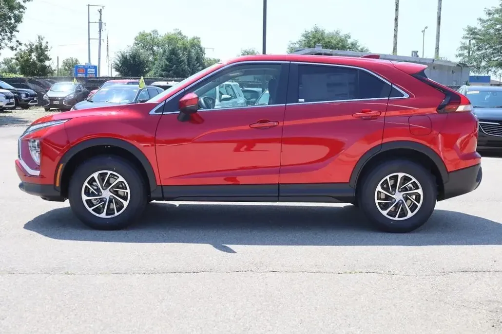2025 Mitsubishi Eclipse Cross ES photo 1
