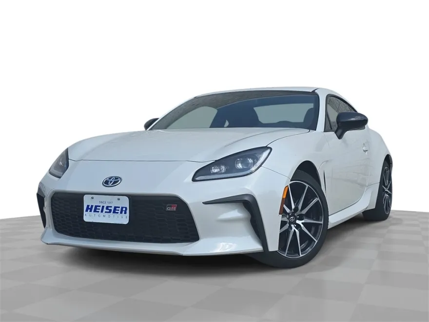 2023 Toyota GR86 Base photo 1