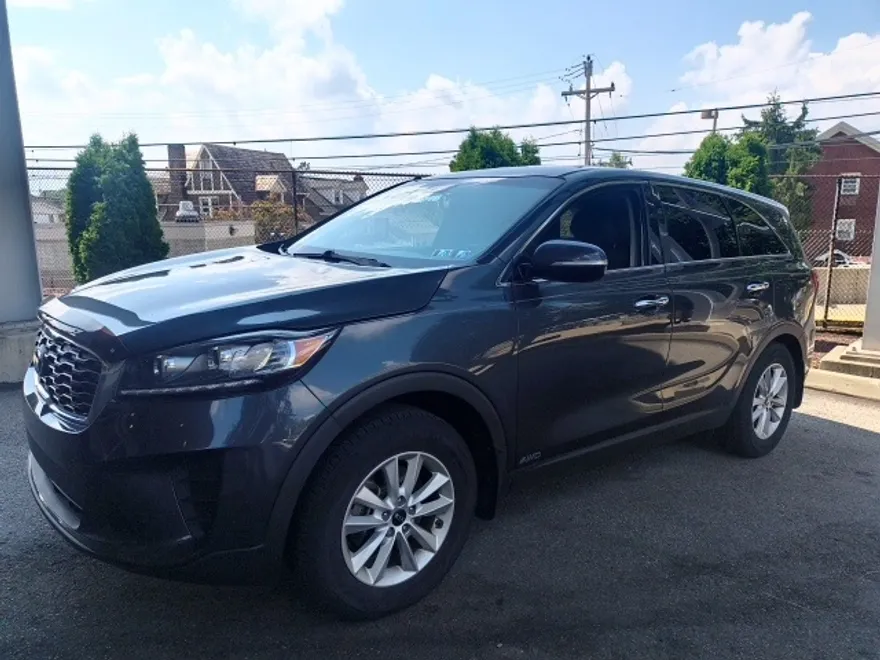2019 Kia Sorento LX photo 1
