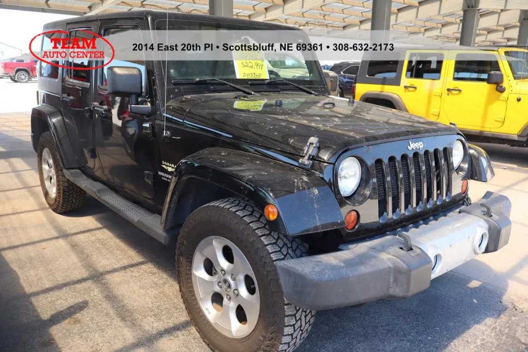 2013 Jeep Wrangler Unlimited Sahara photo 1