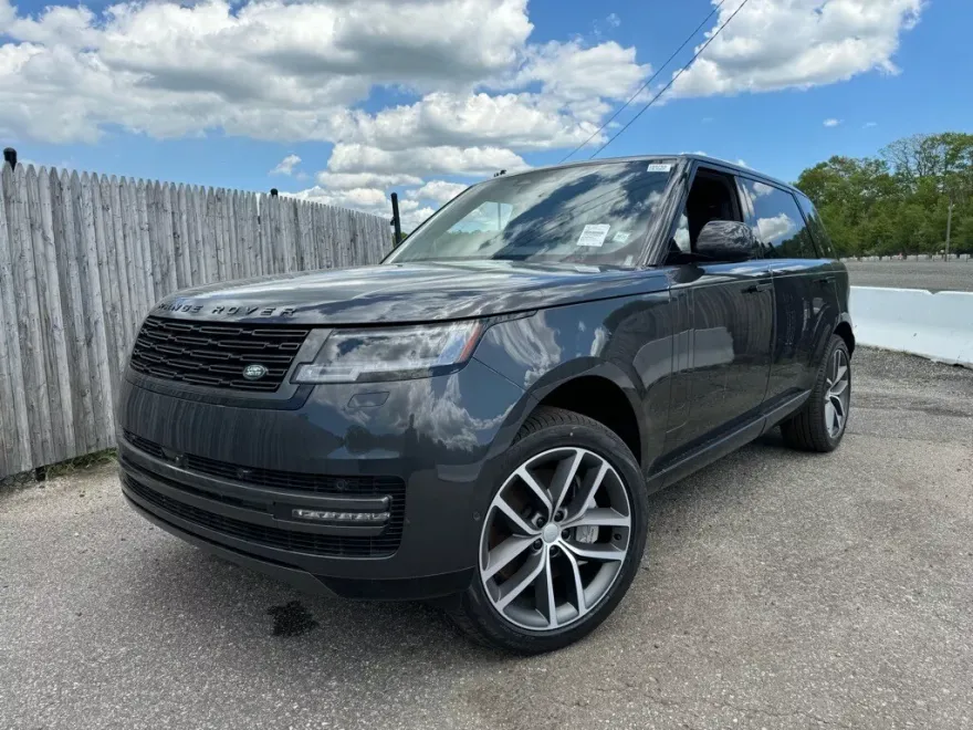 2025 Land Rover Range Rover SE photo 1
