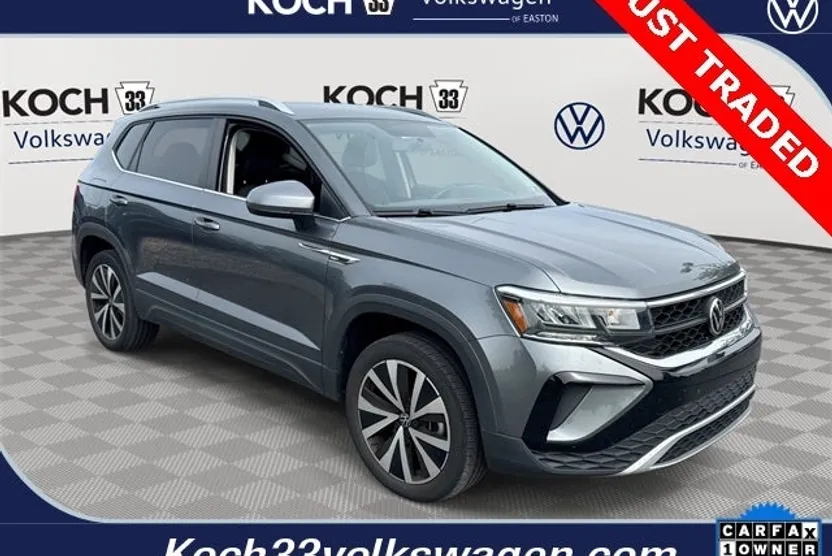2022 Volkswagen Taos SE photo 1