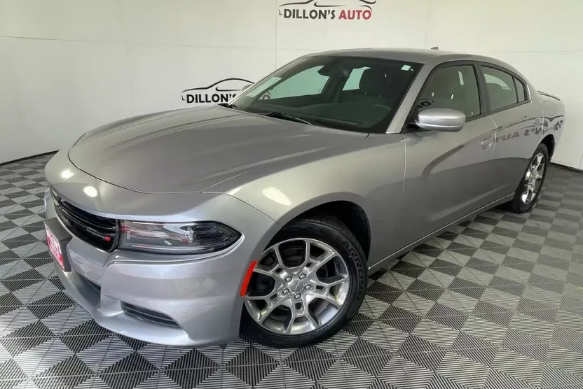 2016 Dodge Charger SXT photo 1