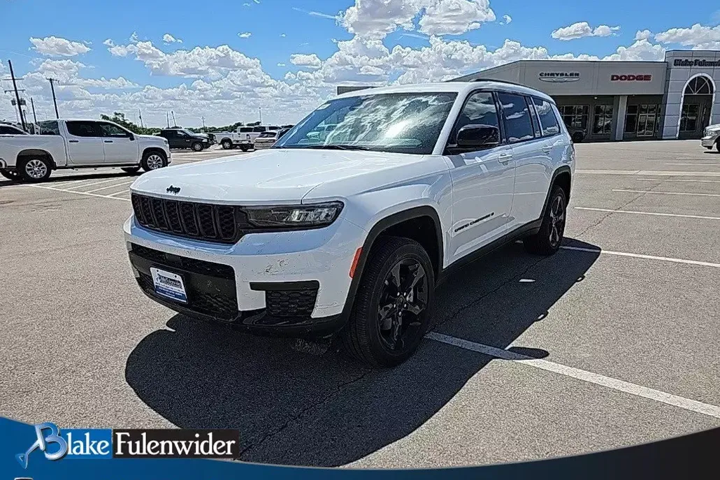 2025 Jeep Grand Cherokee Altitude photo 1