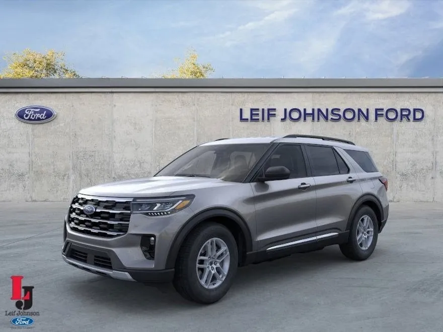 2025 Ford Explorer photo 1