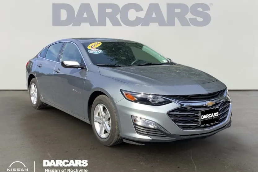 2024 Chevrolet Malibu photo 1