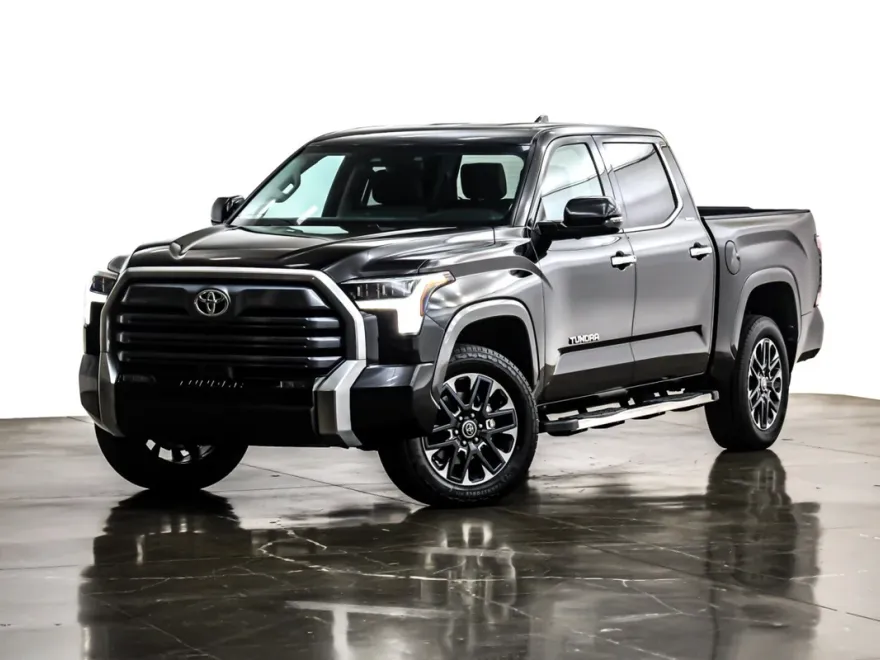 2023 Toyota Tundra Limited CrewMax photo 1