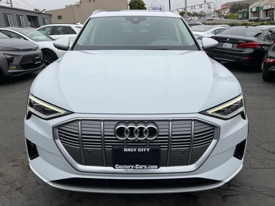 2019 Audi e-tron Premium Plus photo 1