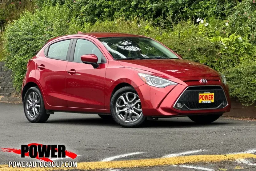 2020 Toyota Yaris LE photo 1