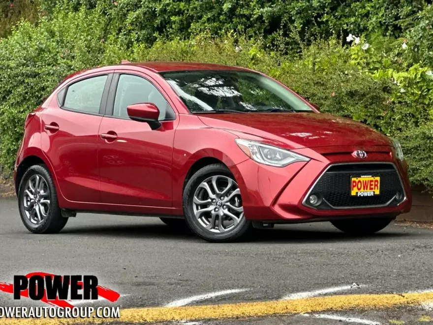 2020 Toyota Yaris LE photo 1