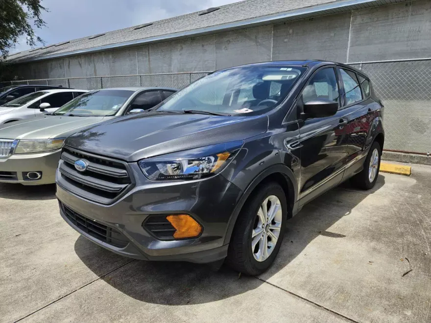 2018 Ford Escape S photo 1