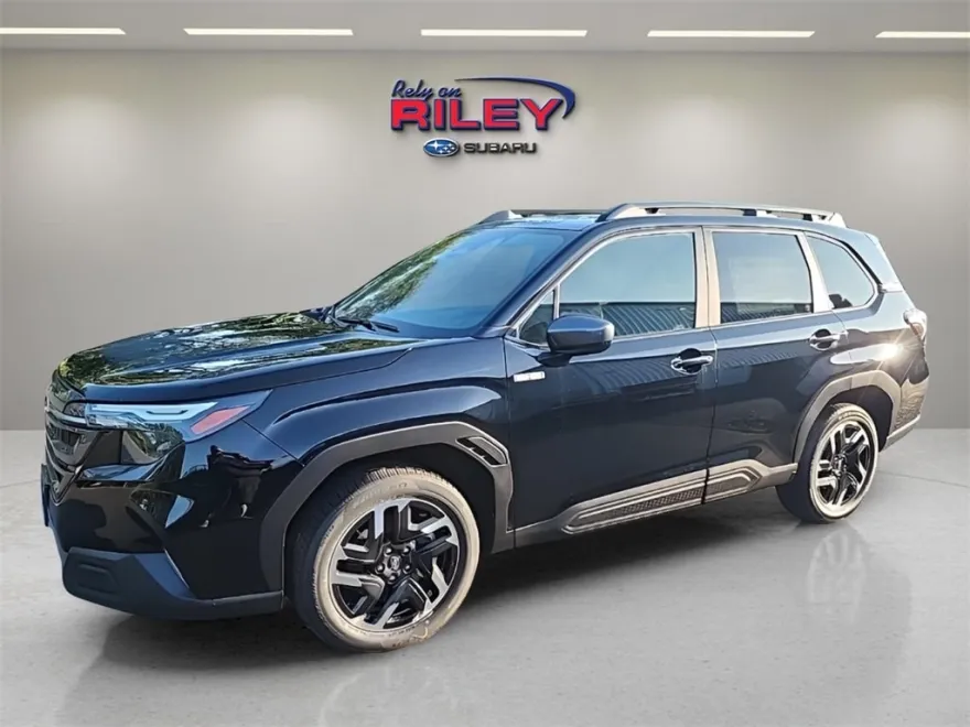 2025 Subaru Forester Premium photo 1
