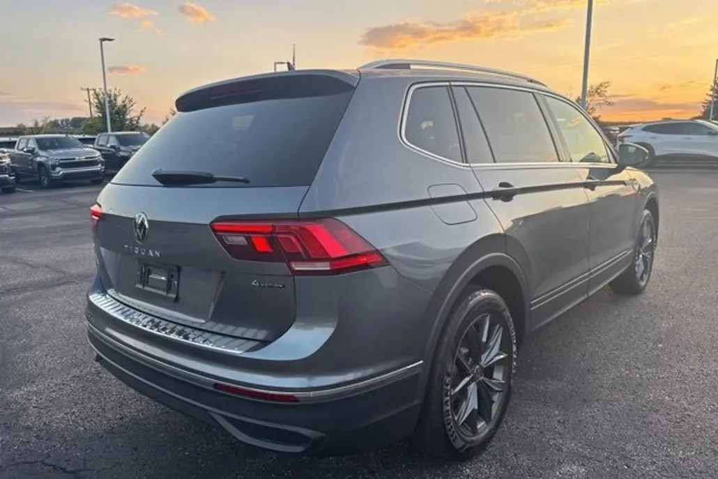 2022 Volkswagen Tiguan SE photo 1
