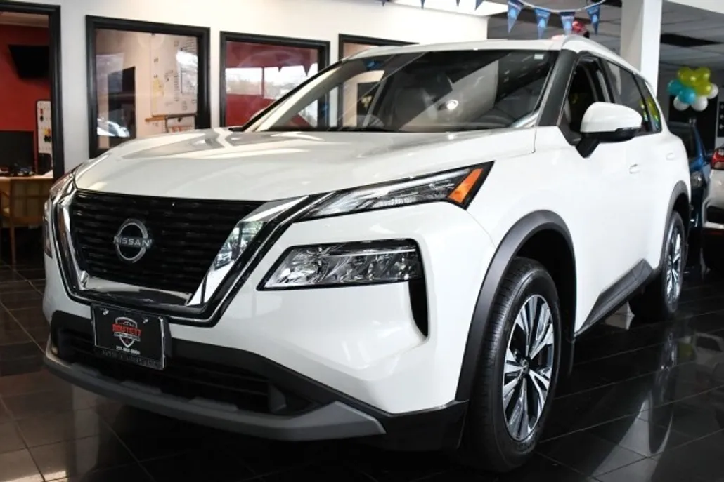 2022 Nissan Rogue SV photo 1