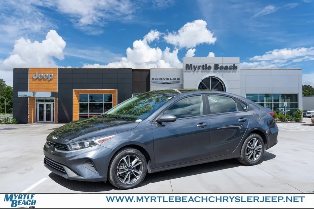2024 Kia Forte LXS photo 1