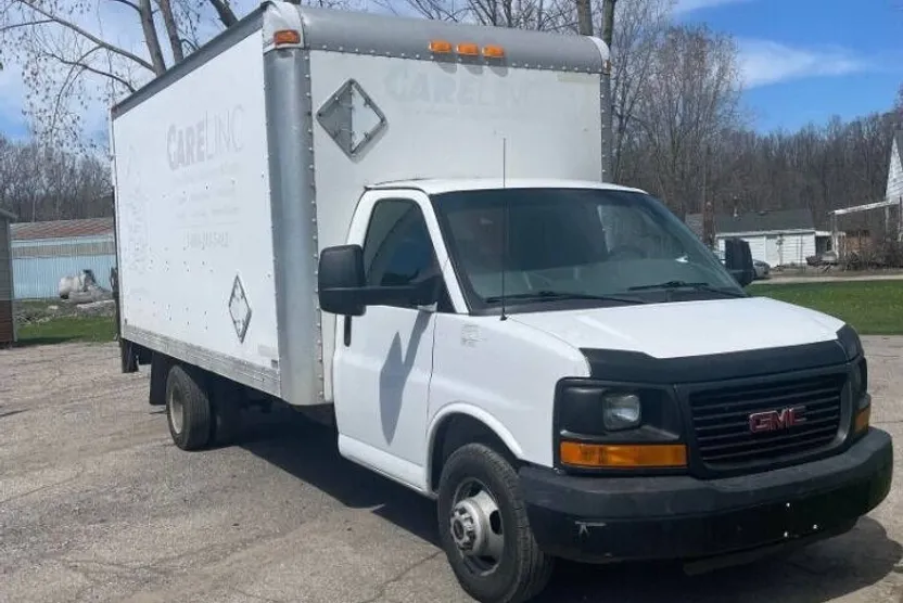 2015 Gmc Savana 3500 Cutaway photo 1