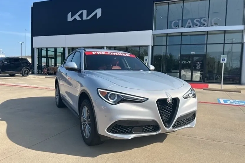 2022 Alfa Romeo Stelvio Sprint photo 1