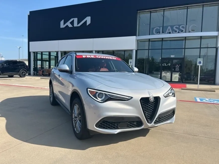 2022 Alfa Romeo Stelvio Sprint photo 1