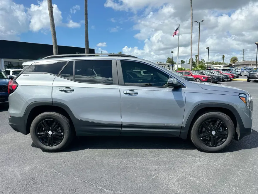 2024 Gmc Terrain SLE photo 1