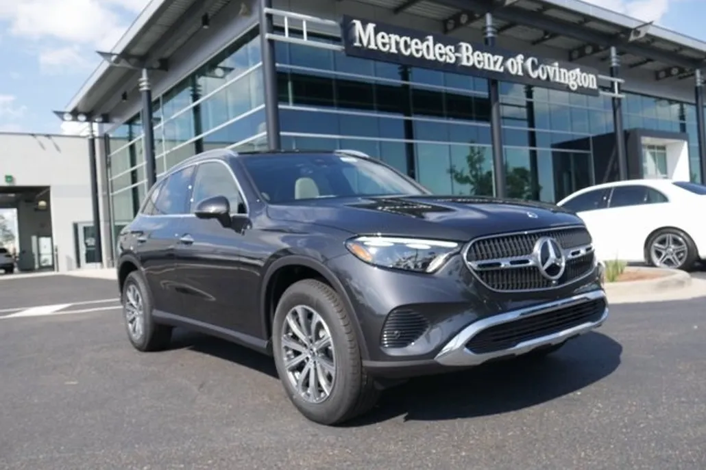 2025 Mercedes Benz GLC 300 photo 1