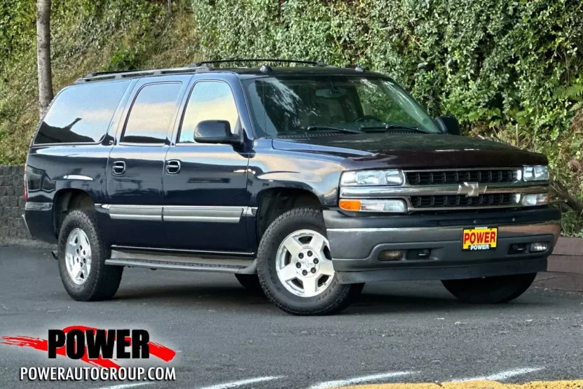 2005 Chevrolet Suburban 1500 LT photo 1