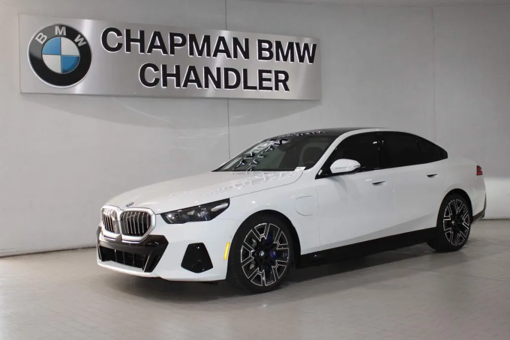 2026 Bmw 550e 550e xDrive photo 1