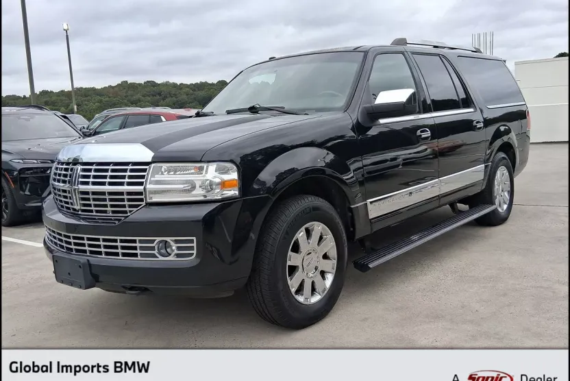 2014 Lincoln Navigator L photo 1