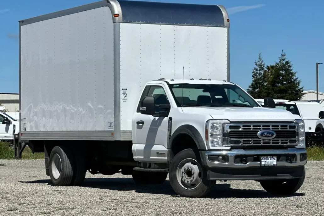2024 Ford F-600 photo 1