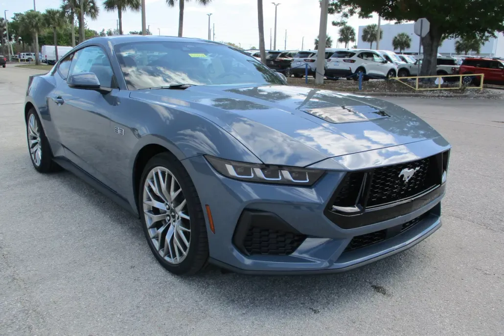 2025 Ford Mustang GT Premium photo 1