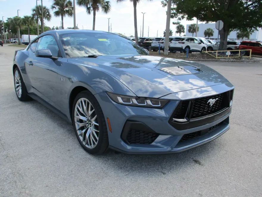 2025 Ford Mustang GT Premium photo 1