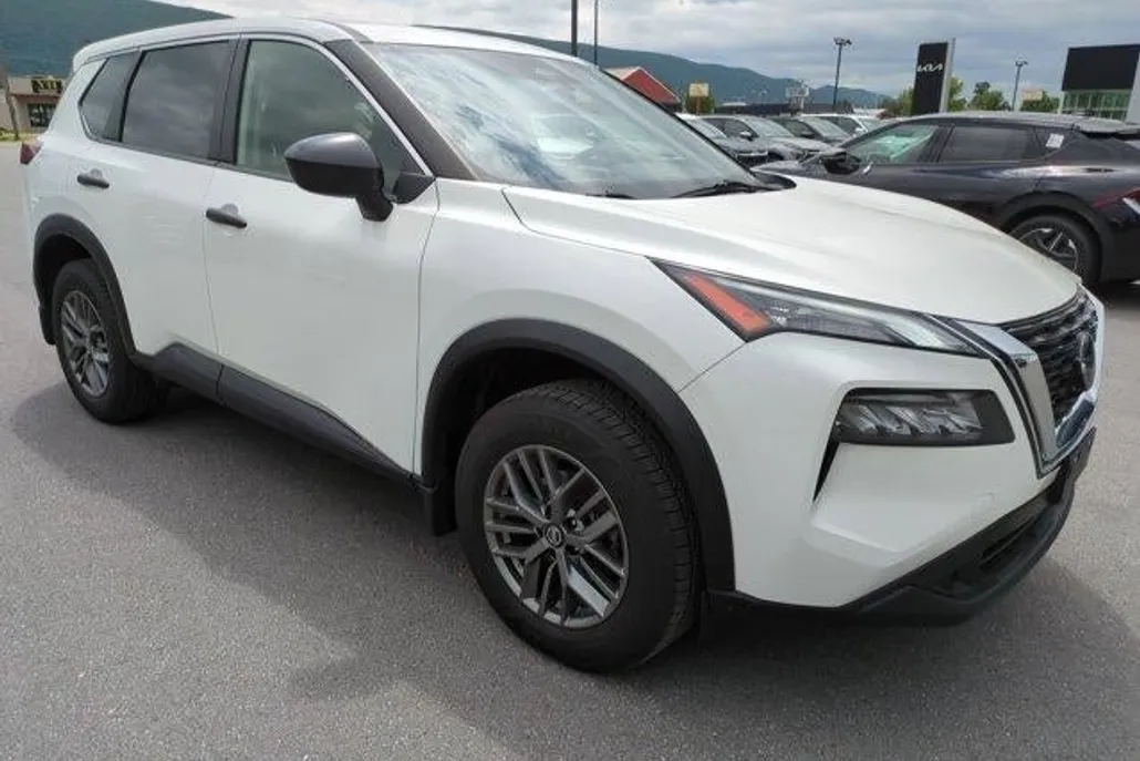 2021 Nissan Rogue AWD S photo 1