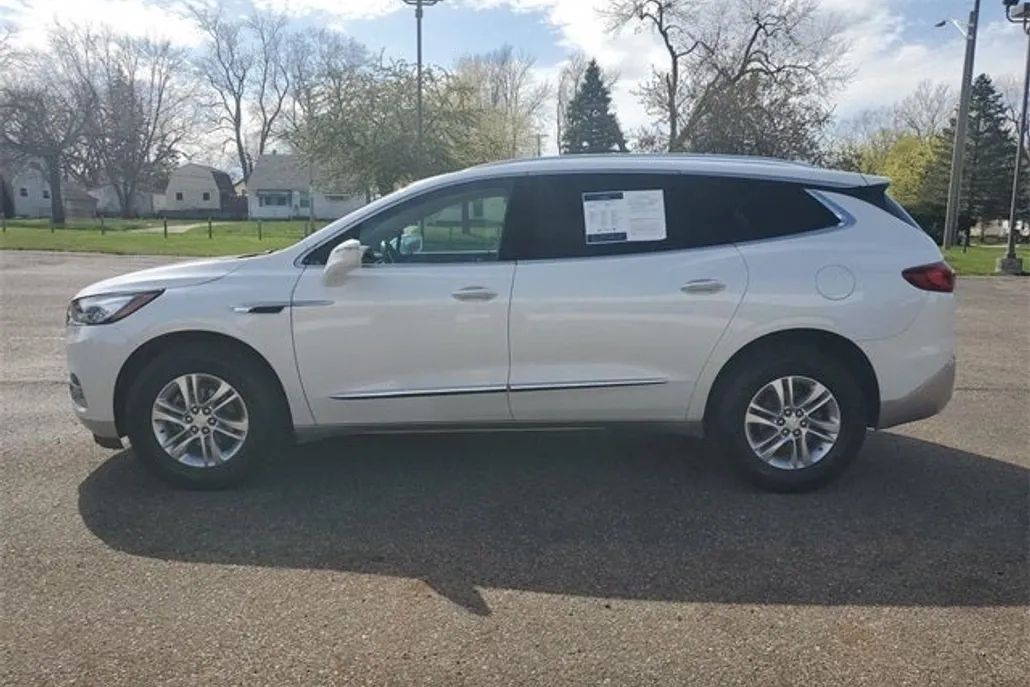 2018 Buick Enclave Essence photo 1