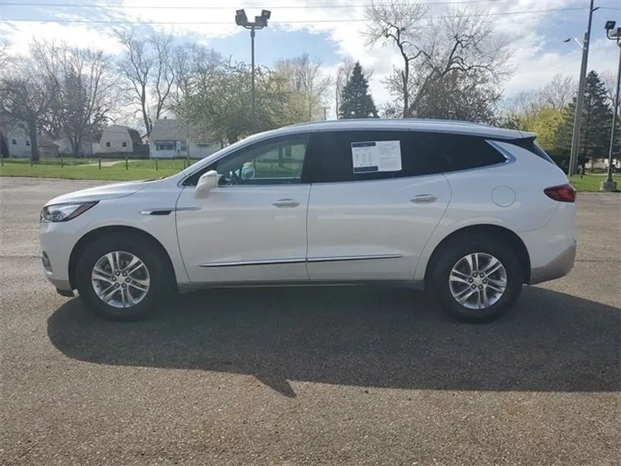 2018 Buick Enclave Essence photo 1