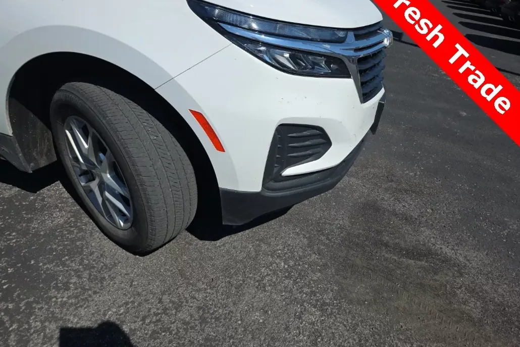 2023 Chevrolet Equinox LS photo 1