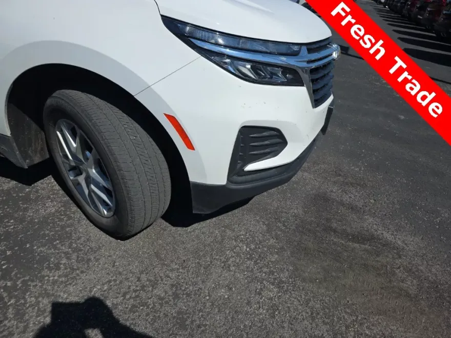 2023 Chevrolet Equinox LS photo 1