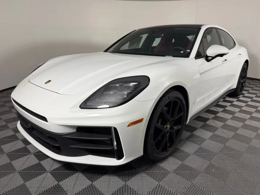 2025 Porsche Panamera 4 photo 1