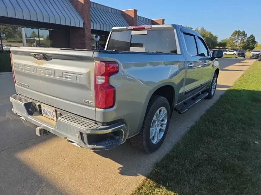 2025 Chevrolet Silverado 1500 LTZ photo 1