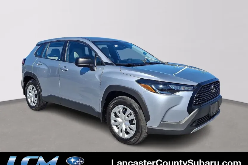 2022 Toyota Corolla Cross L photo 1