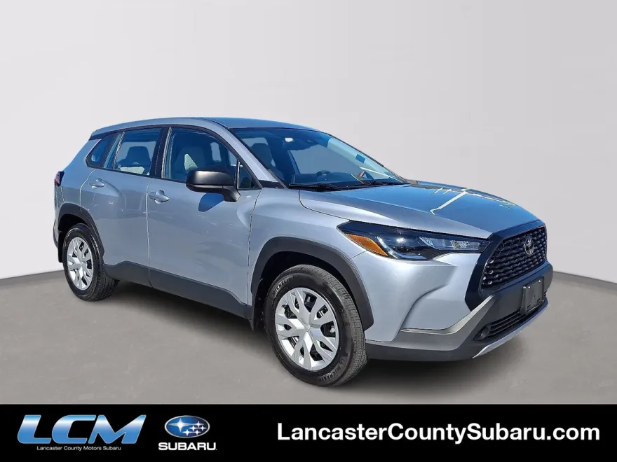 2022 Toyota Corolla Cross L photo 1