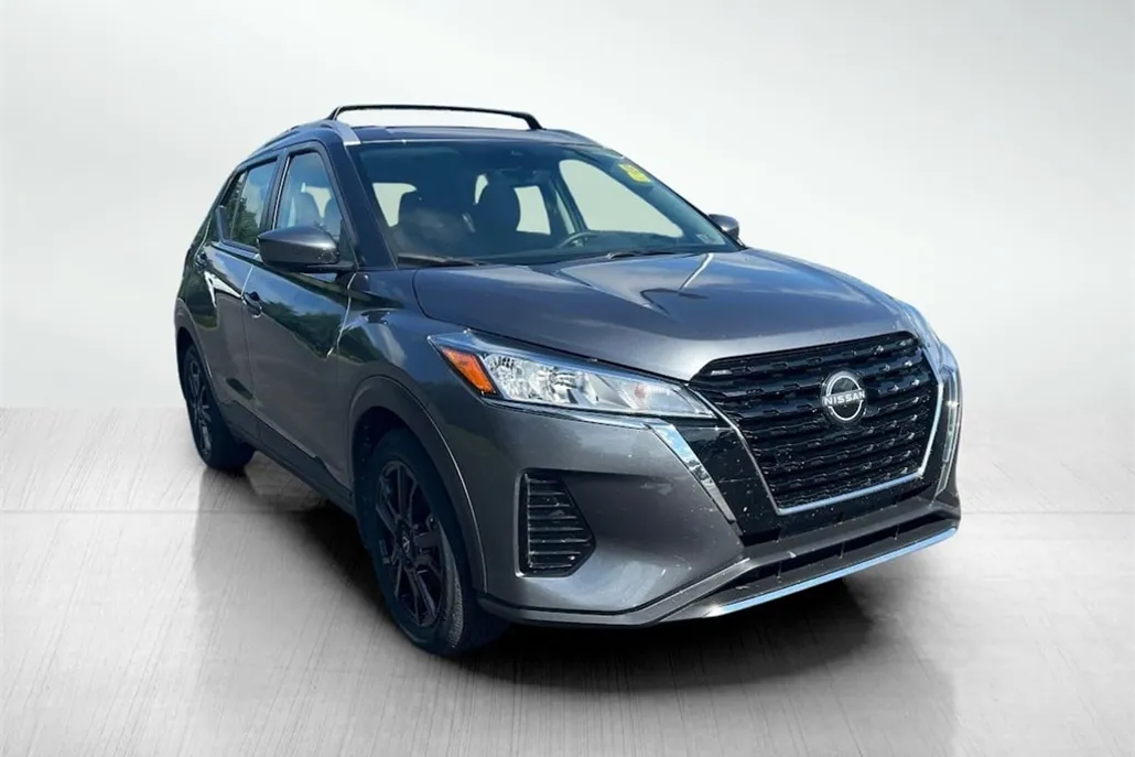 2023 Nissan Kicks SV photo 1