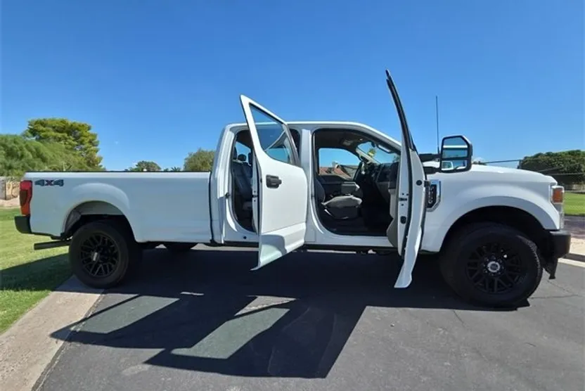 2022 Ford F-250 XL photo 1