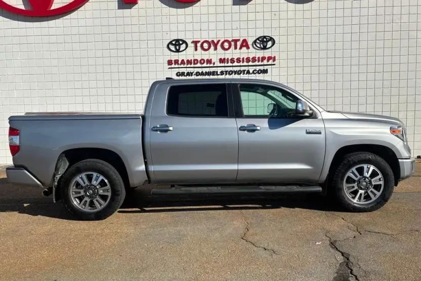 2020 Toyota Tundra Platinum Grade photo 1