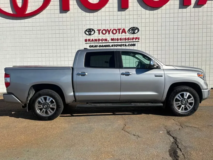 2020 Toyota Tundra Platinum Grade photo 1