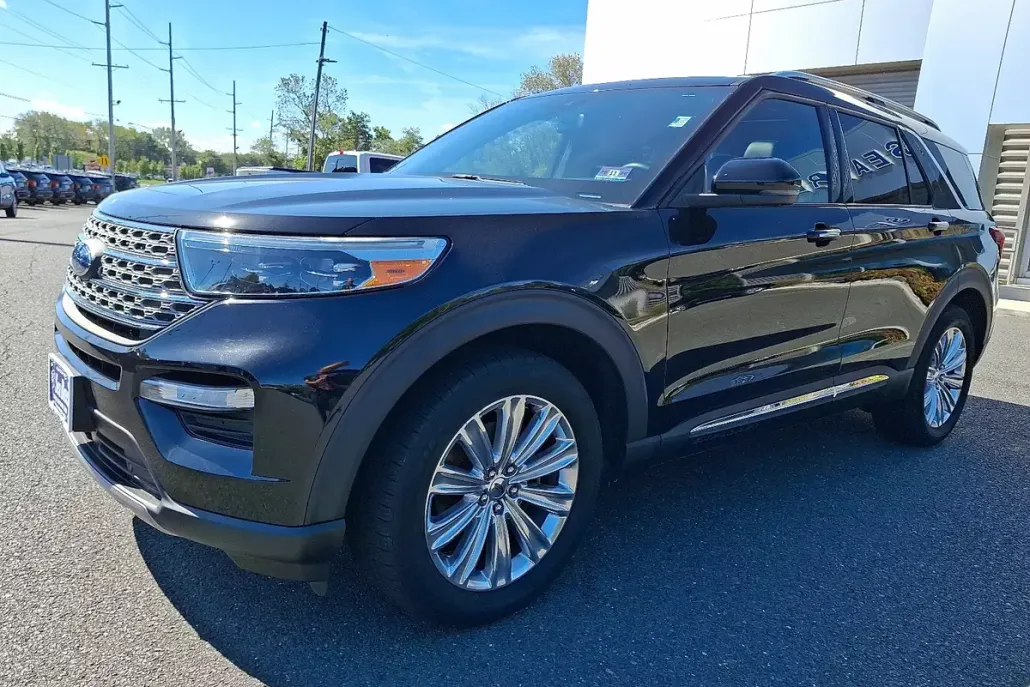 2020 Ford Explorer Limited photo 1