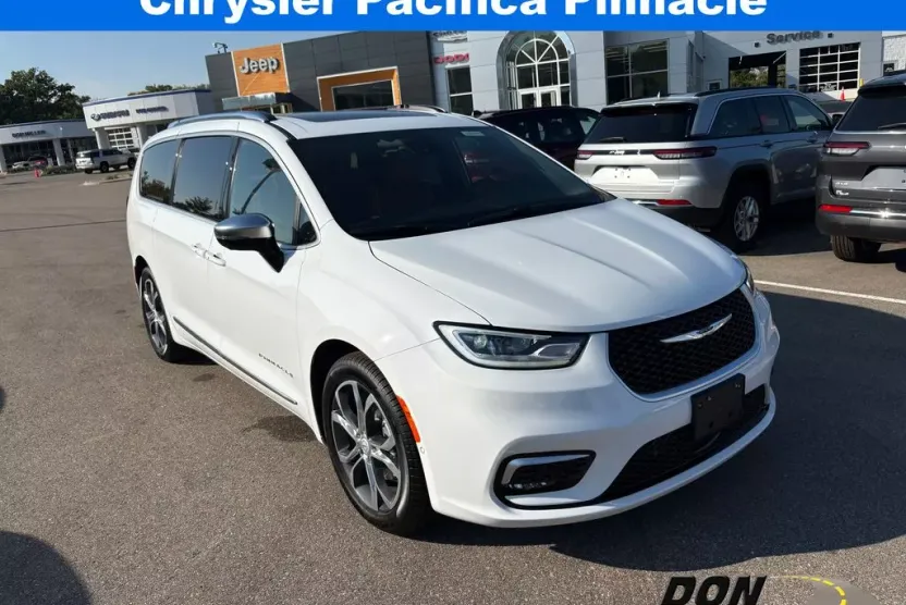 2026 Chrysler Pacifica Pinnacle photo 1