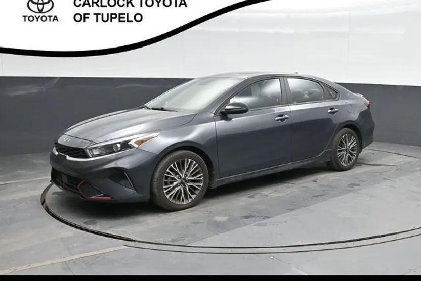 2023 Kia Forte GT-Line photo 1