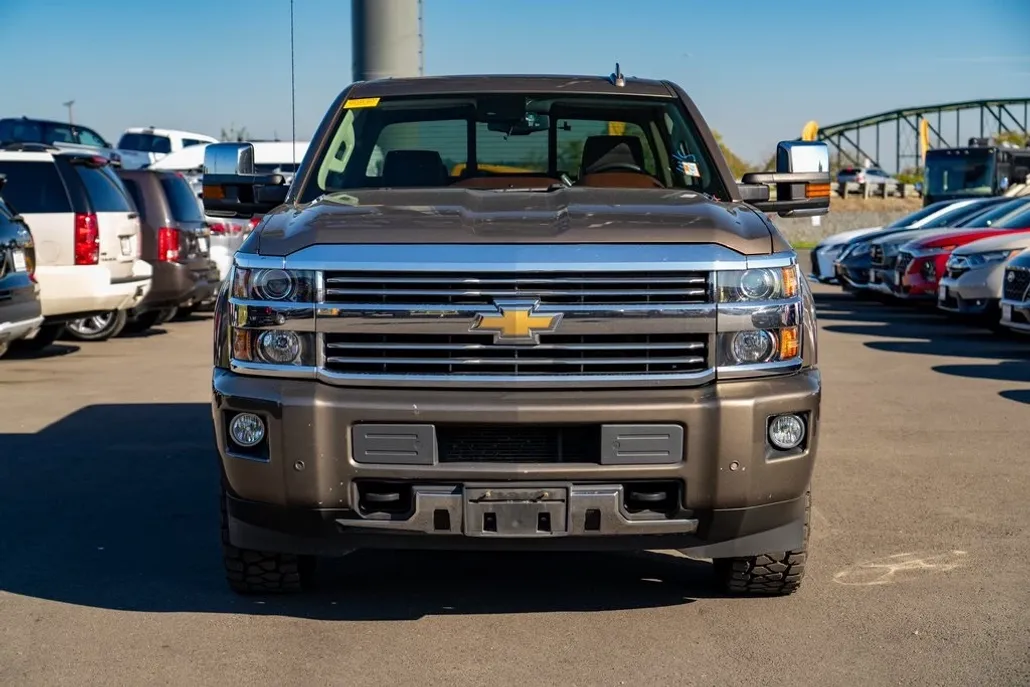 2015 Chevrolet Silverado 2500HD High Country photo 1