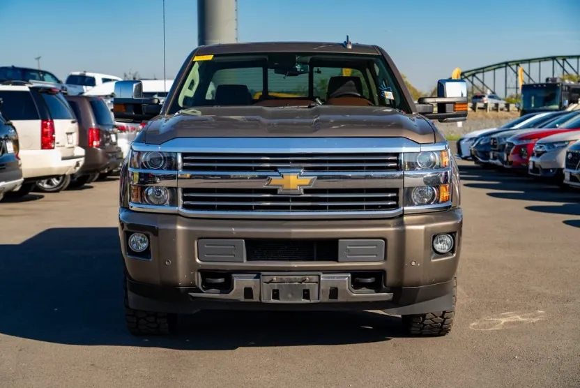 2015 Chevrolet Silverado 2500HD High Country photo 1